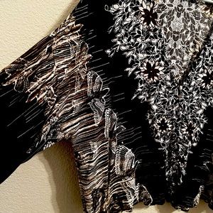 FREE PEOPLE ❤️ Brown, Black & White design with birds. Flattering Fit!